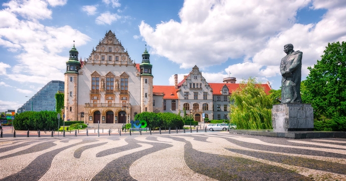 Adam Mickiewicz Üniversitesi